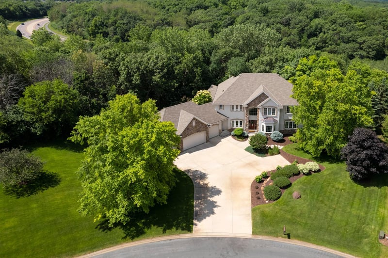 2148 Kelly Cir, Shakopee, MN 55379
