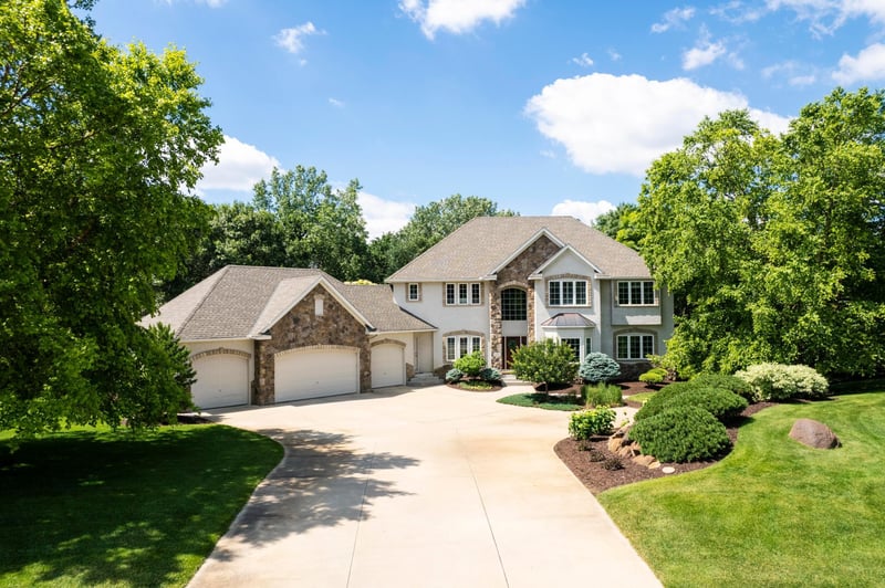 2148 Kelly Cir, Shakopee, MN 55379
