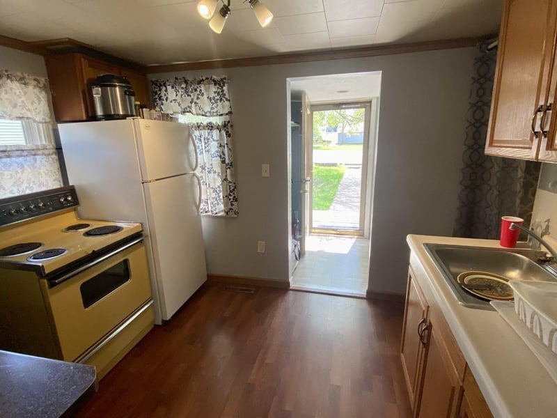 410 Center Ave, Lake Wilson, MN 56151