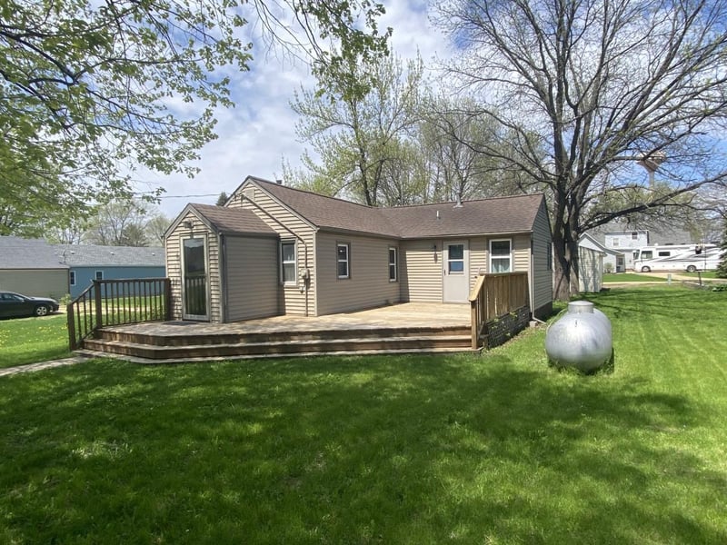 410 Center Ave, Lake Wilson, MN 56151