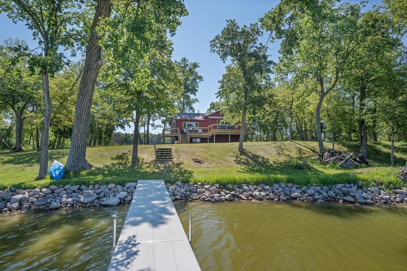 22318 62nd St NW, Sunburg, MN 56289