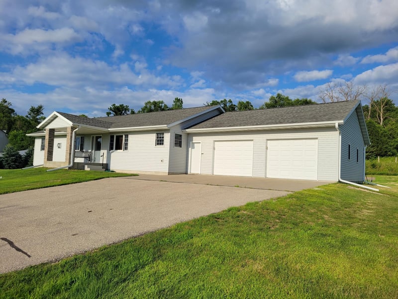 4369 State 76, Houston, MN 55943