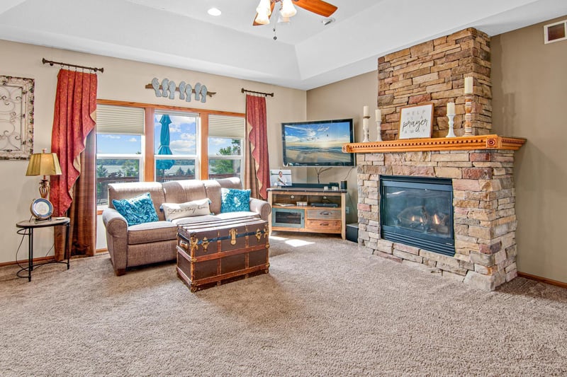19225 Lake Volney Cir, Le Center, MN 56057
