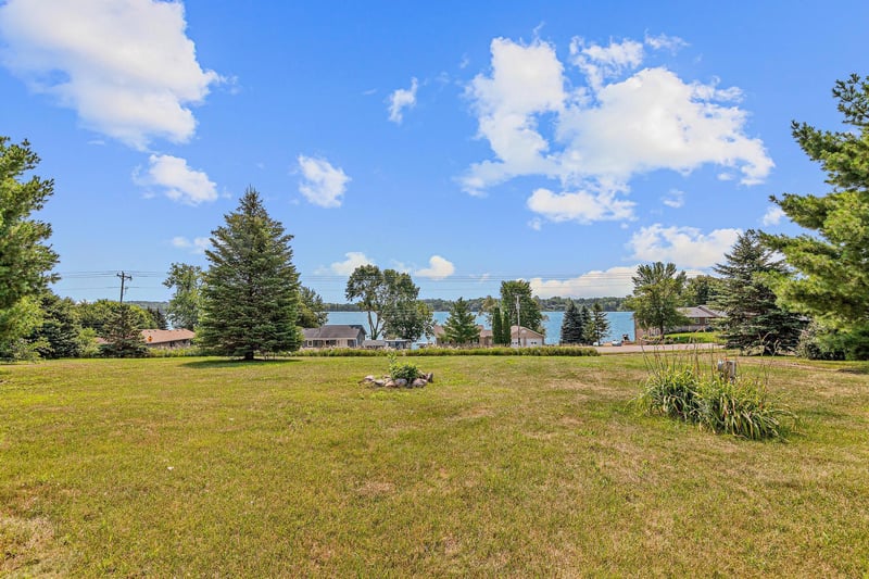 19225 Lake Volney Cir, Le Center, MN 56057