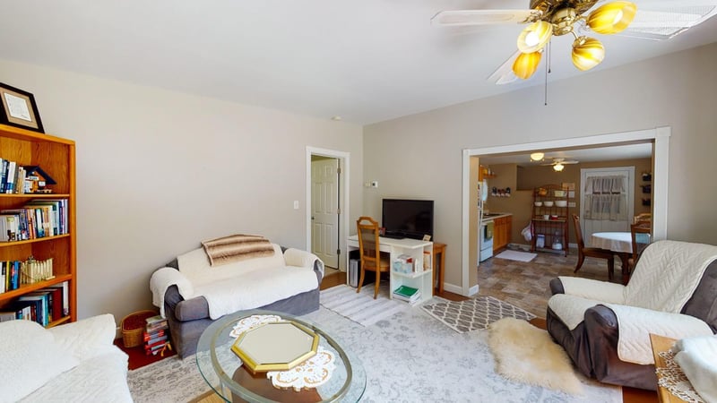 220 E Maple St, Dexter, MN 55926