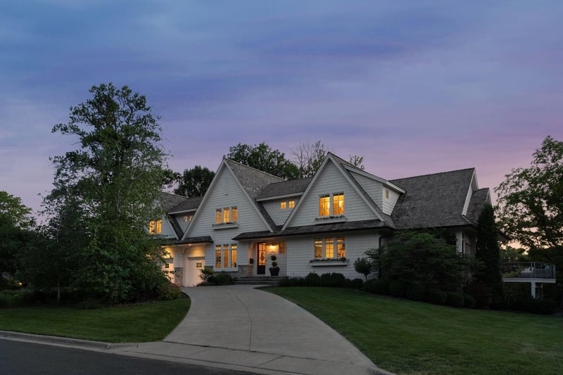 5504 Lakeview Dr, Edina, MN 55424