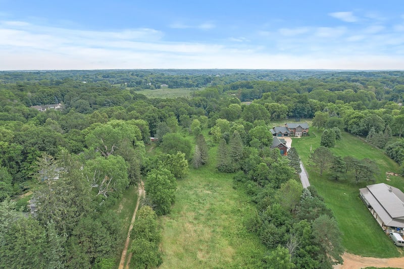610 Clarence Ave, Minnetrista, MN 55364