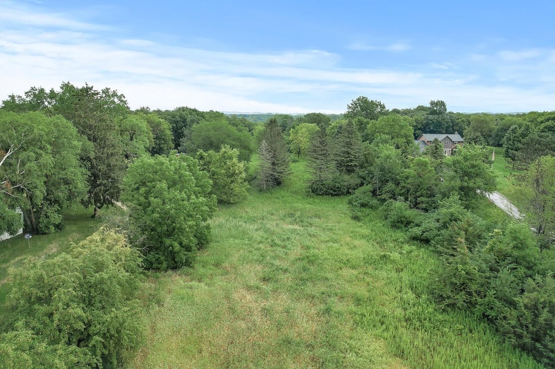 610 Clarence Ave, Minnetrista, MN 55364