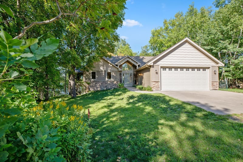 4260 Hilltop Cir, Cushing, MN 56443