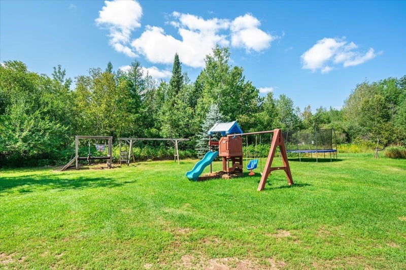 7578 S Marsik Rd, Lake Nebagamon, WI 54849