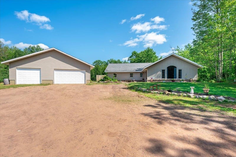 7578 S Marsik Rd, Lake Nebagamon, WI 54849