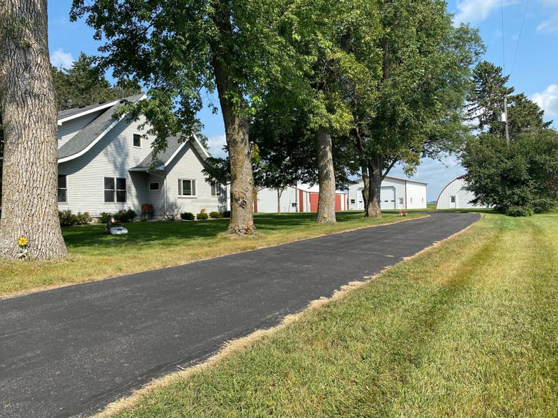 27054 State Highway 13, New Richland, MN 56072