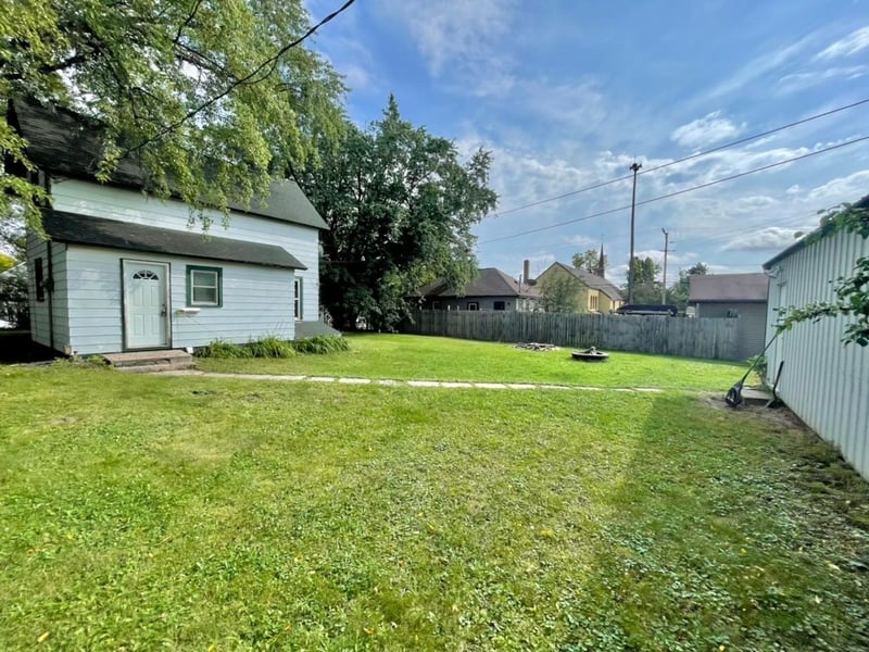 105 Jessie St, Marble, MN 55764