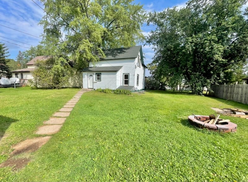105 Jessie St, Marble, MN 55764