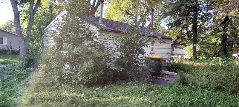 603 E Evergreen Ave, Olivia, MN 56277