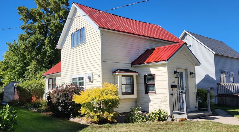 107 N 2nd St, Belview, MN 56214