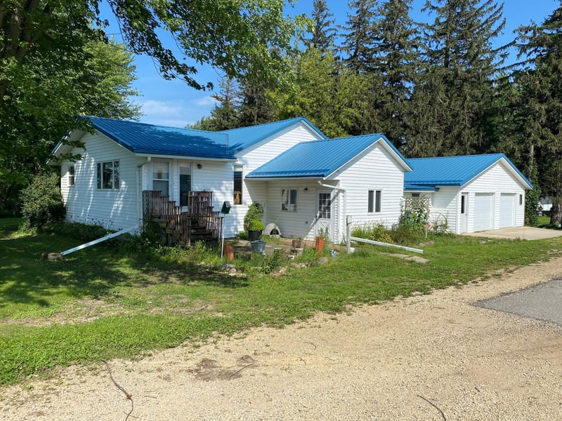 65796 310th St, Dexter, MN 55926
