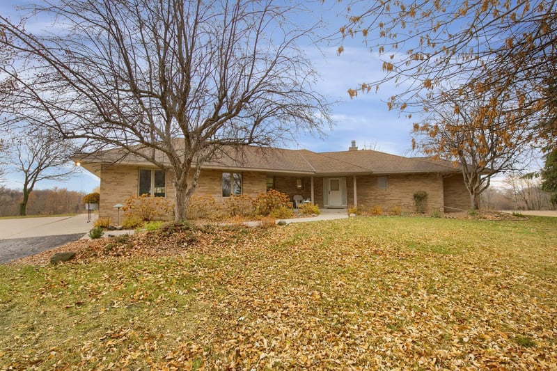 19370 Marmoset St NW, Nowthen, MN 55303