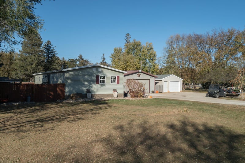 6085 Falcon Way, Warsaw, MN 55087