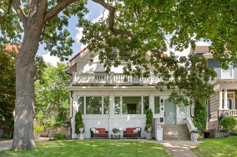 2677 E Lake Of The Isles Pw, Minneapolis, MN 55408