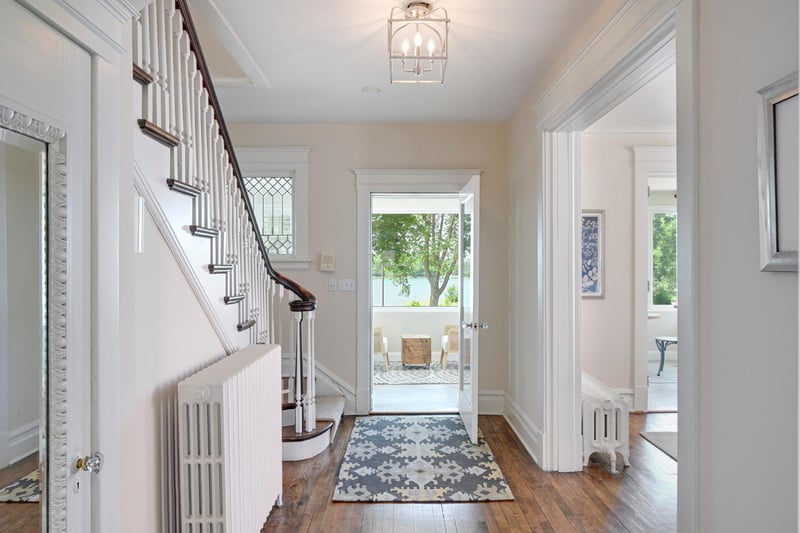 2677 E Lake Of The Isles Pw, Minneapolis, MN 55408
