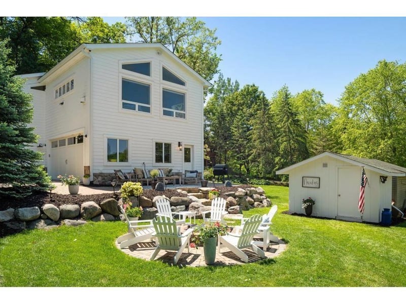 3800 Sunset Dr, Spring Park, MN 55384