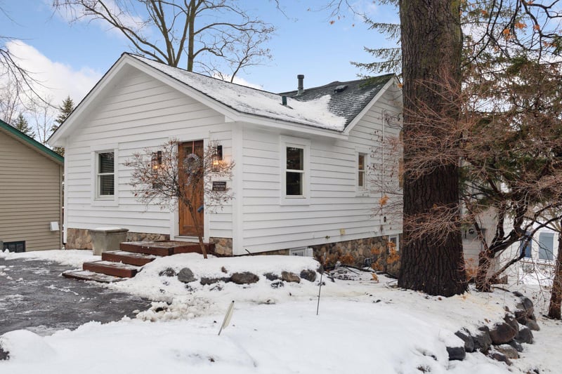 3800 Sunset Dr, Spring Park, MN 55384