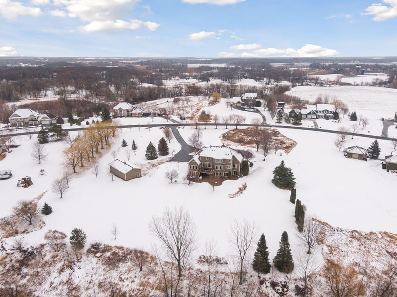 2885 Becker Rd, Maple Plain, MN 55359