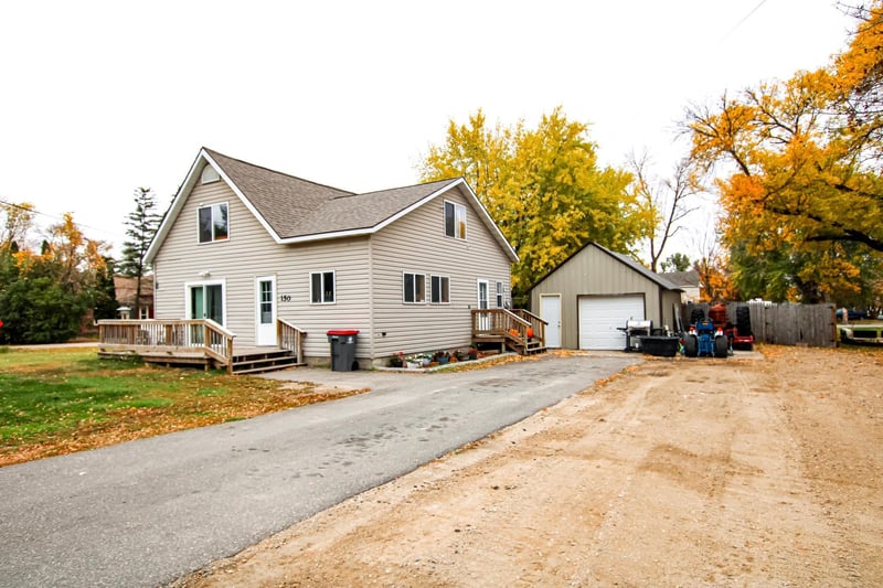 150 W Church Ave, Nelson, MN 56355