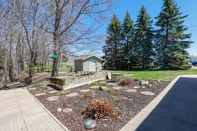19945 Cedar Lake Trl, Morristown, MN 55052