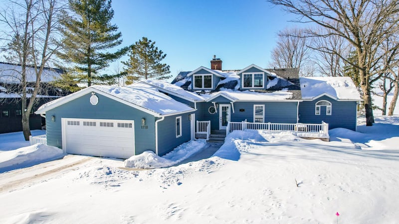 1718 E Shore Dr, Detroit Lakes, MN 56501