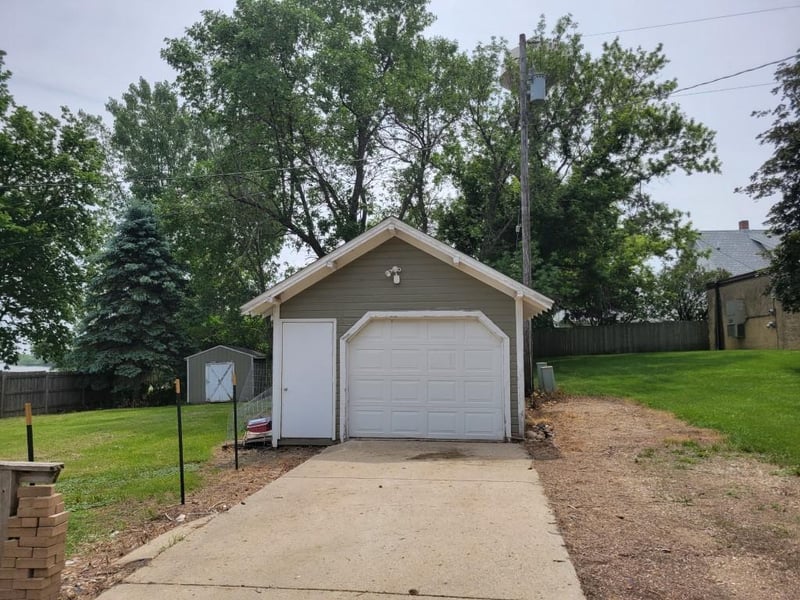 331 Minnesota Ave, Lake Wilson, MN 56151