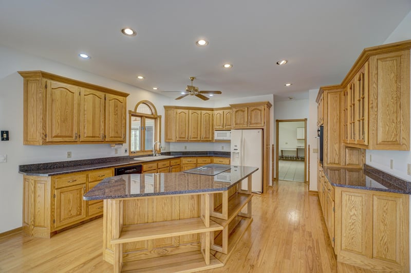216 Skyline Dr, Eau Claire, WI 54703