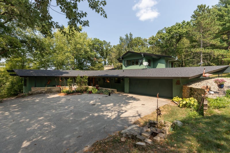 20 82nd St NE, Rochester, MN 55906