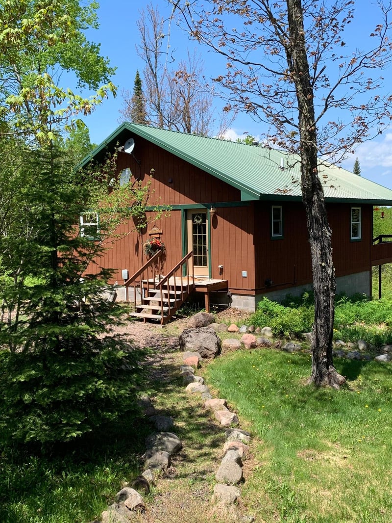 9 Forest Ln, Lutsen, MN 55612