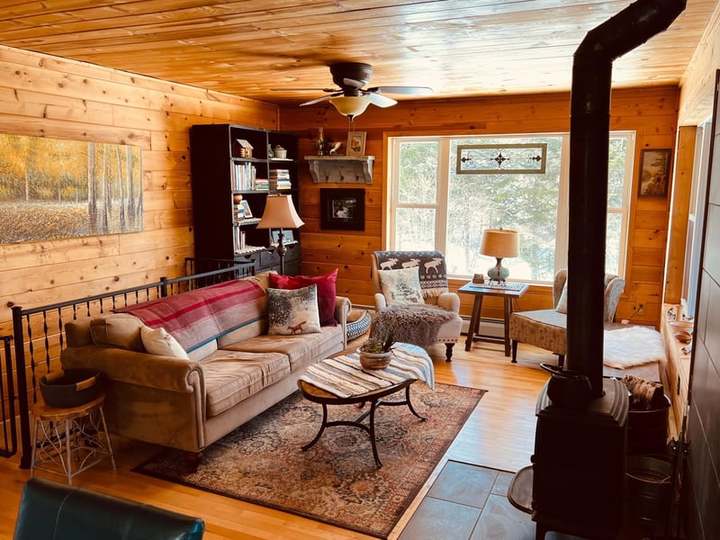 9 Forest Ln, Lutsen, MN 55612