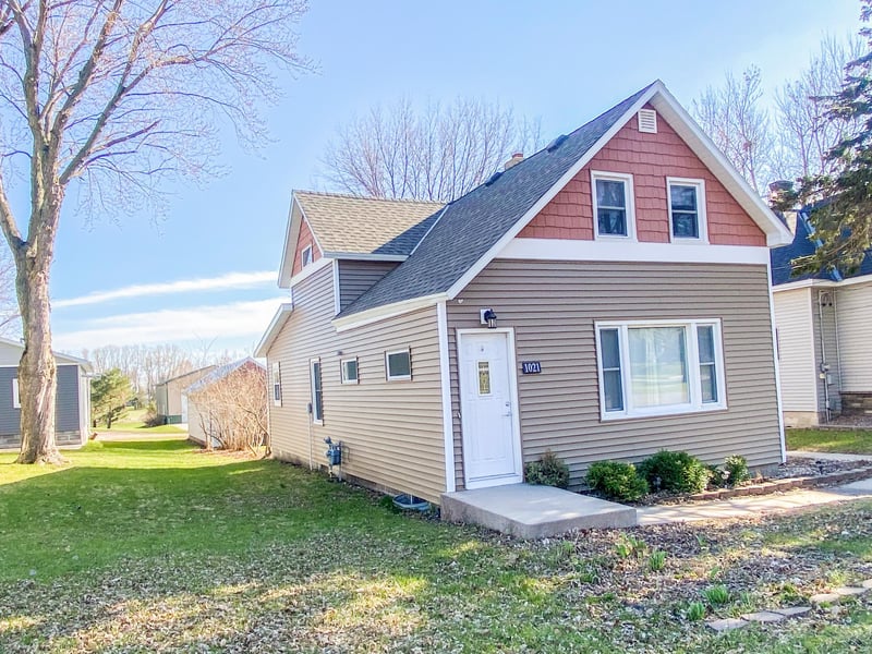 1021 Lafayette Ave, Lafayette, MN 56054
