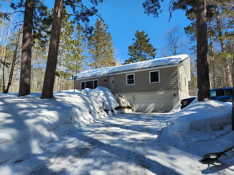 7402 Donnywood Cir E, Britt, MN 55710