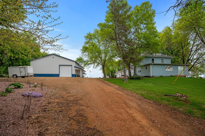 31047 221st Ave, Le Center, MN 56057