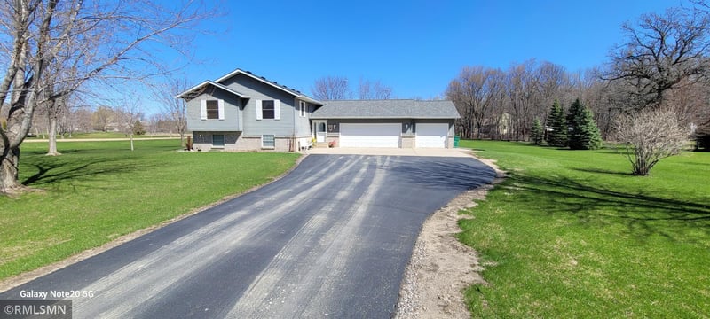 10414 201st Ct, Silver Lake, MN 55381
