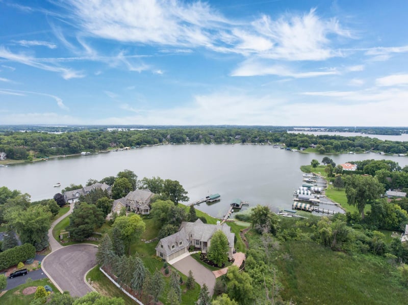 1006 Wildhurst Trl, Mound, MN 55364