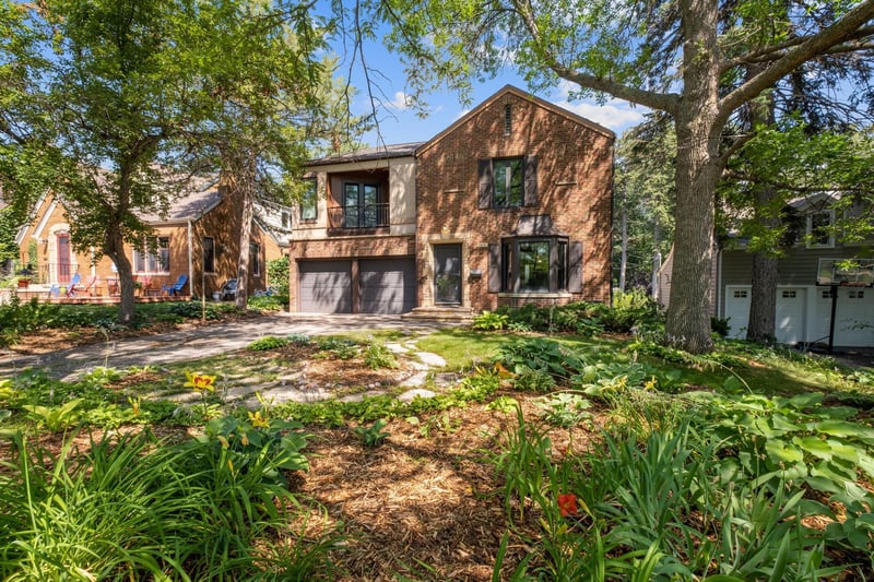1384 E Como Blvd, Saint Paul, MN 55117