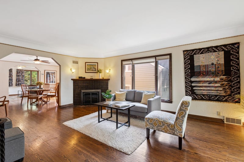 1384 E Como Blvd, Saint Paul, MN 55117