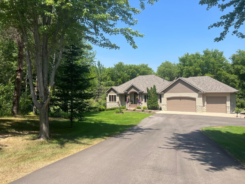 5598 94th Ave N, Loretto, MN 55357