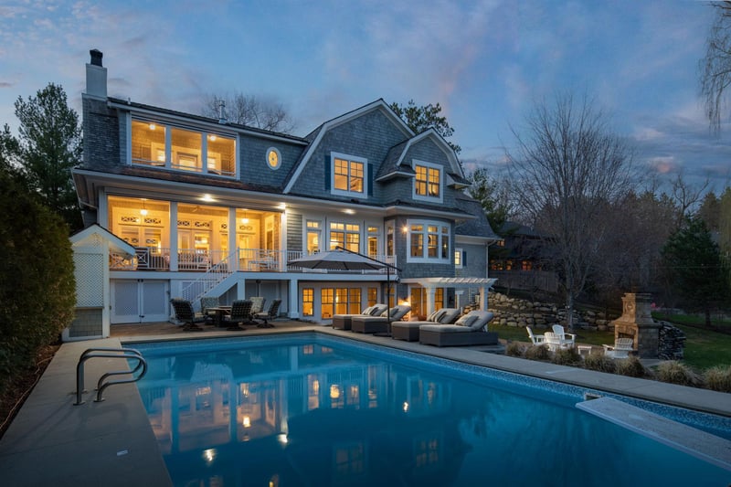 575 Far Hill Rd, Wayzata, MN 55391