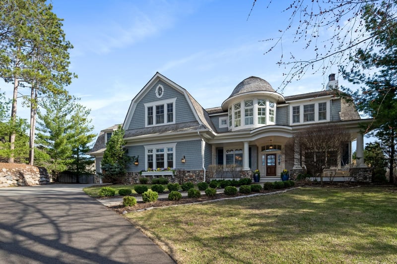 575 Far Hill Rd, Wayzata, MN 55391