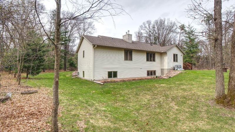 5623 Perth Dr, Eau Claire, WI 54703