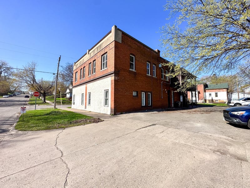 37 Stevens St W, Saint Paul, MN 55107
