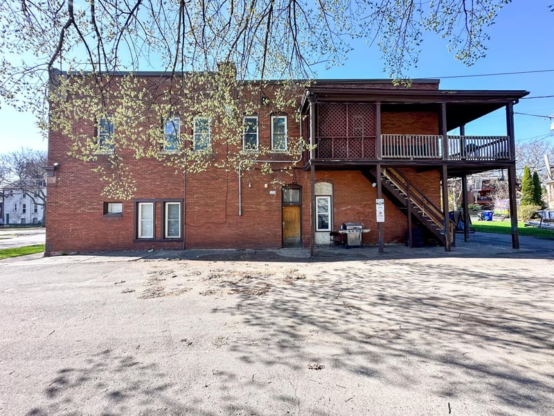 37 Stevens St W, Saint Paul, MN 55107