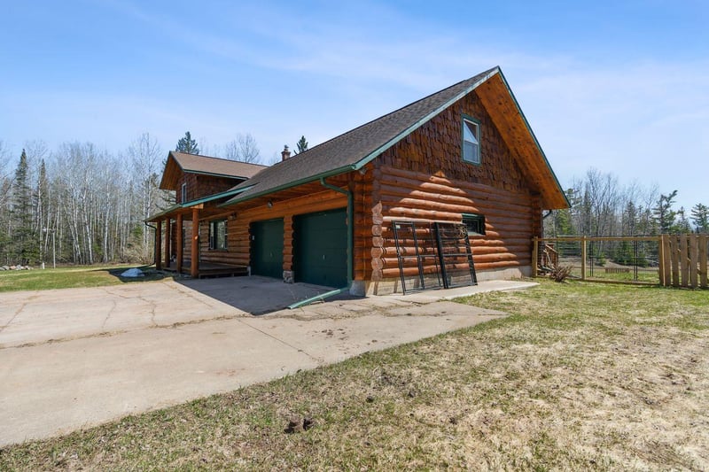 62697 Dahlstrom Rd, Ashland, WI 54806
